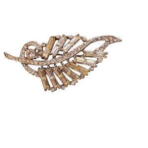 Vintage Rhinestone Leaf Brooch Pin Crystal Baguette